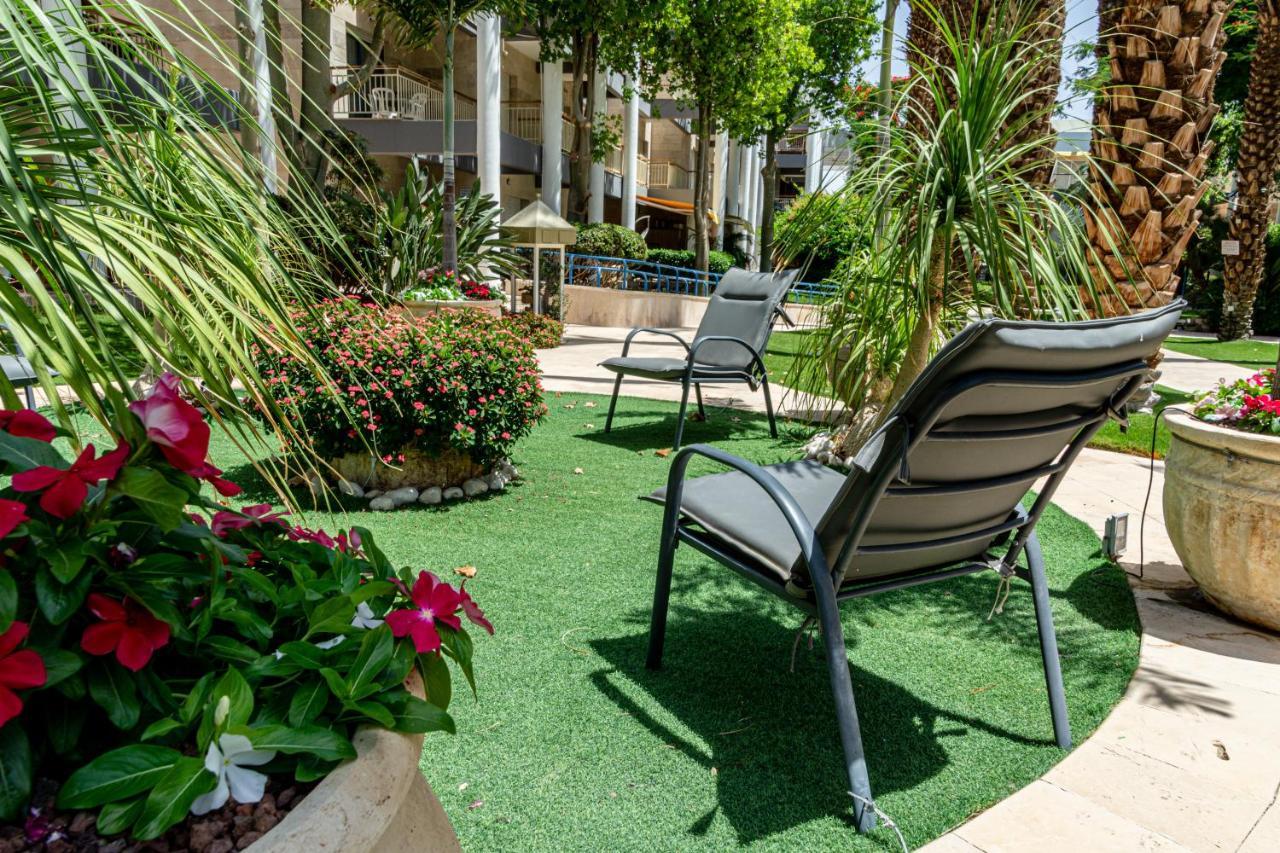 דירת גן פונה לבריכה - Pool Garden View Eilat 아파트 외부 사진
