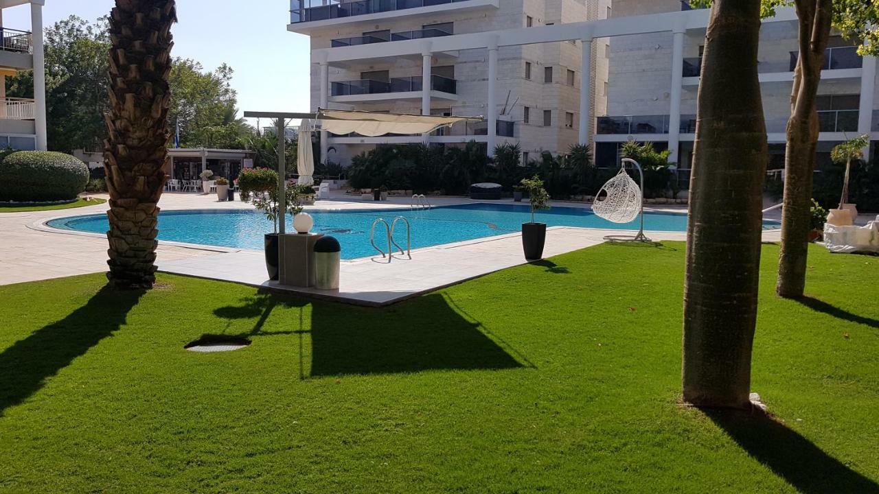 דירת גן פונה לבריכה - Pool Garden View Eilat 아파트 외부 사진