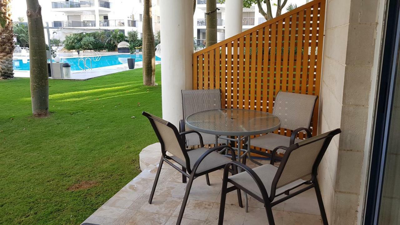 דירת גן פונה לבריכה - Pool Garden View Eilat 아파트 외부 사진